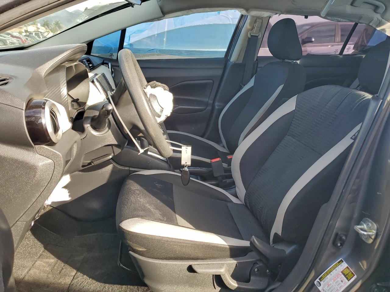 2020 Nissan Versa sv