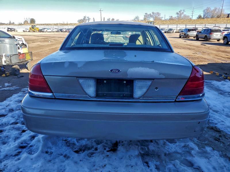 2004 Ford Crown Victoria