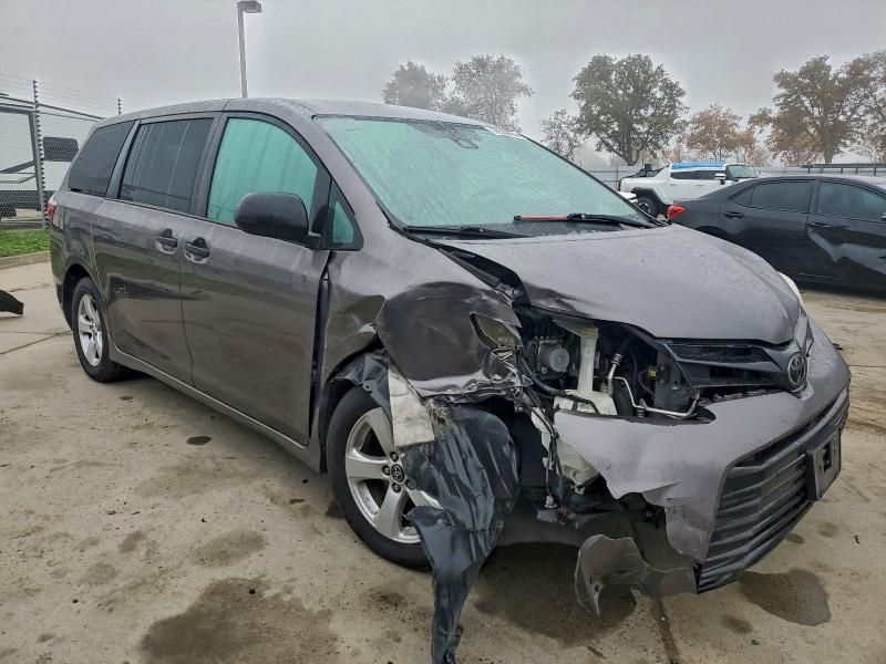 2018 Toyota Sienna l
