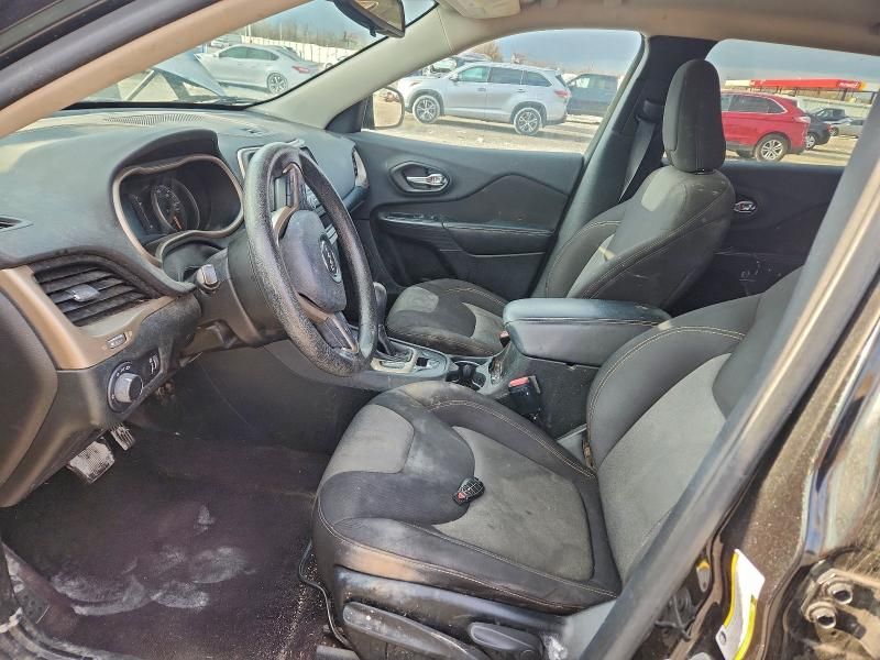 2016 Jeep Cherokee Sport