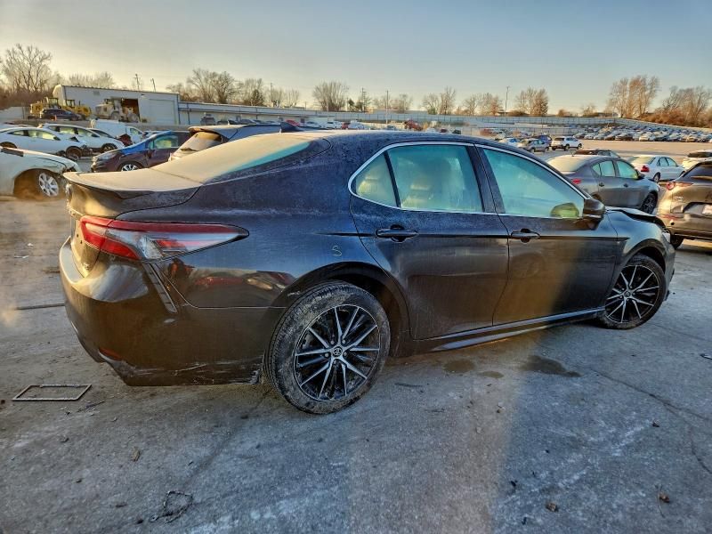 2022 Toyota Camry se