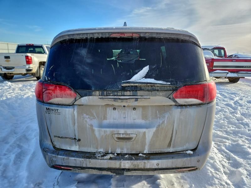 2020 Chrysler Pacifica Touring l