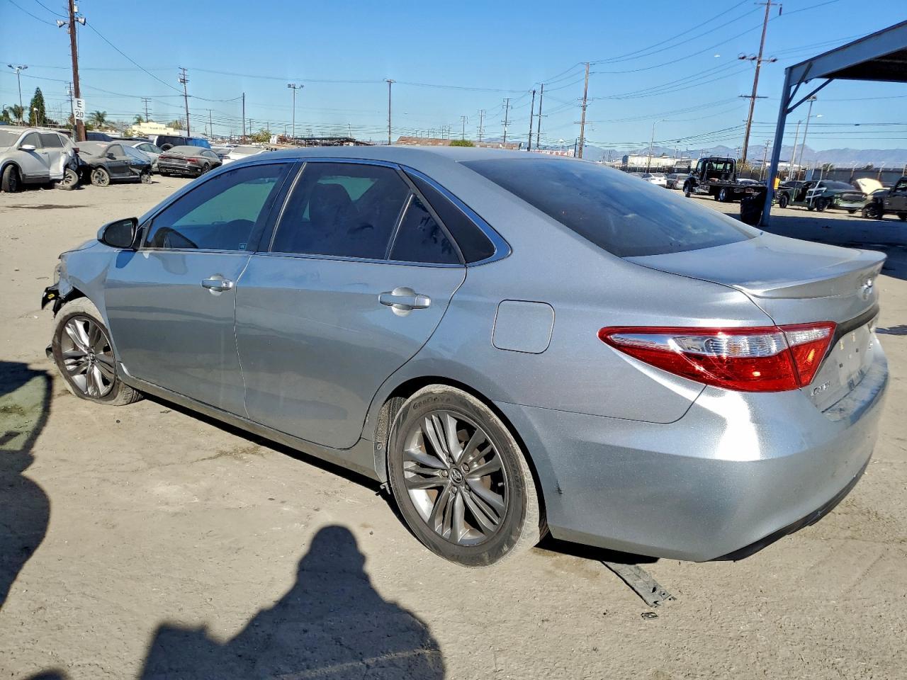 2016 Toyota Camry le