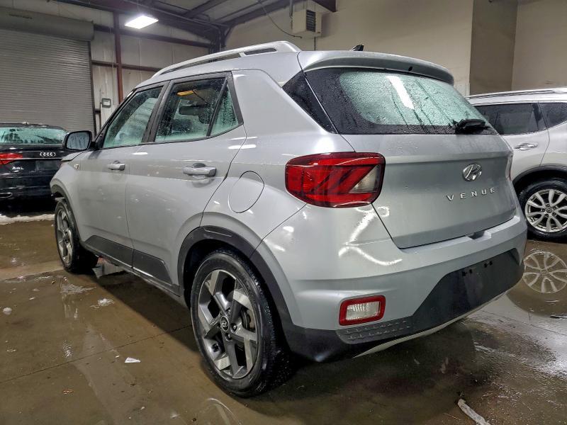 2022 Hyundai Venue sel
