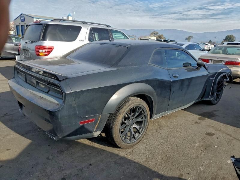 2014 Dodge Challenger sxt