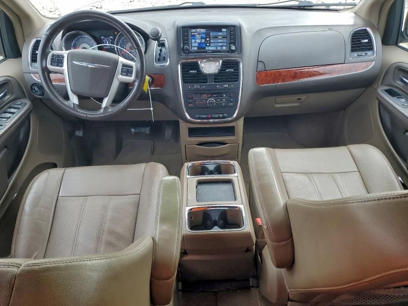 2015 Chrysler Town & Country Touring l