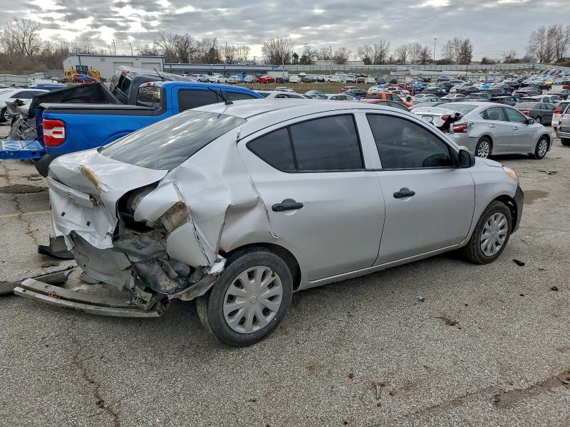 2013 Nissan Versa s