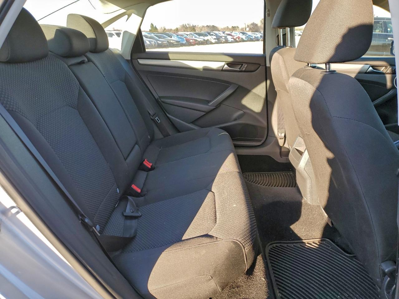 2014 Volkswagen Passat s