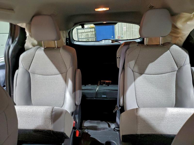 2025 Toyota Sienna le