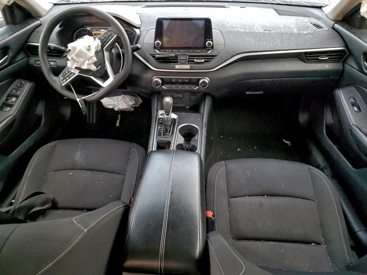 2022 Nissan Altima sv