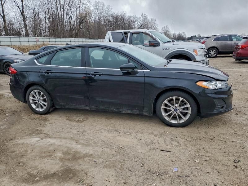 2020 Ford Fusion se