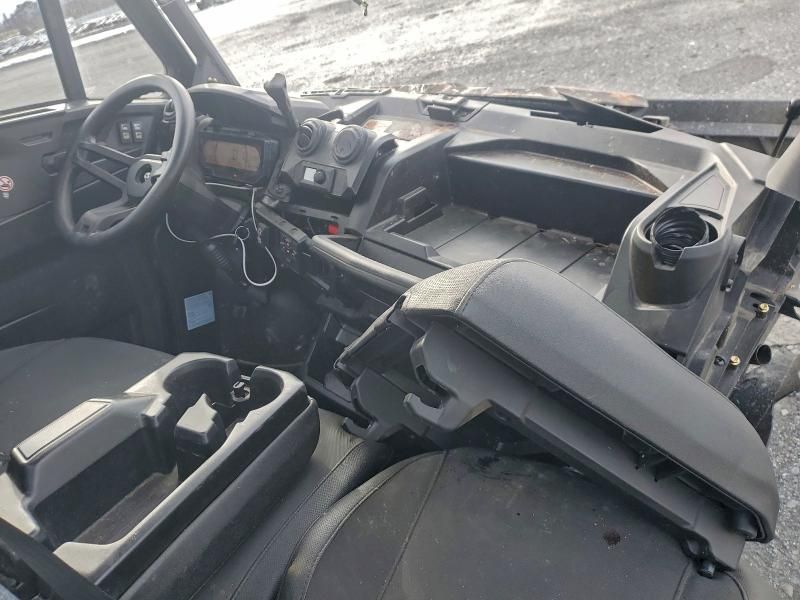 2025 Can-Am Defender Utility Vehicle