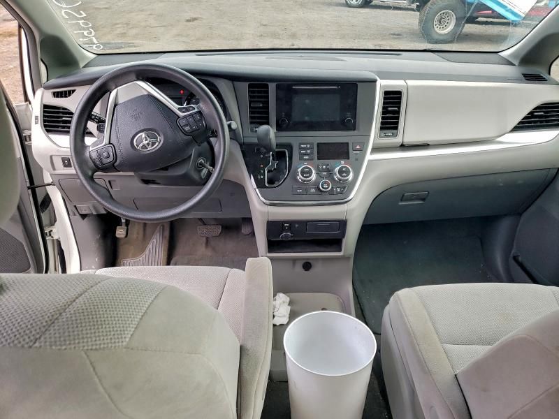 2017 Toyota Sienna