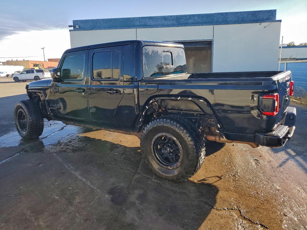 2023 Jeep Gladiator Overland