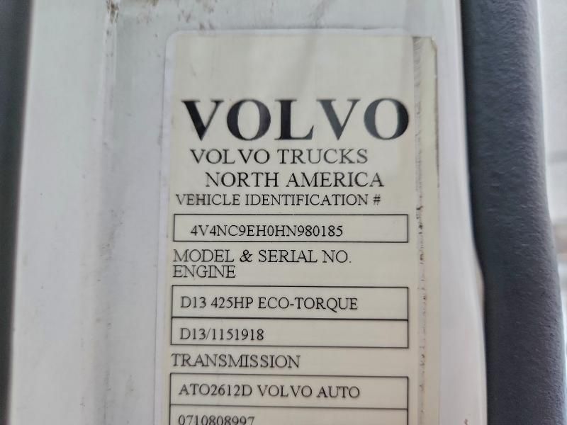 2017 Volvo VNL Semi Truck