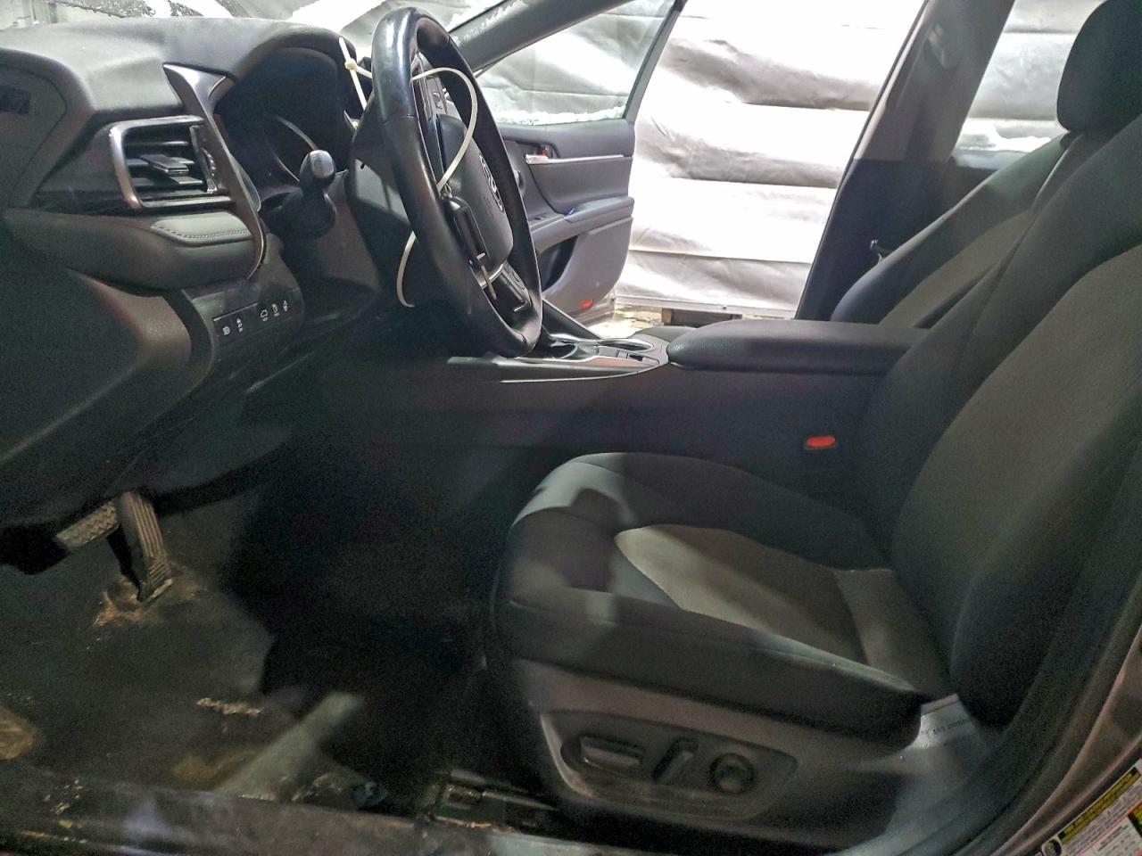 2021 Toyota Camry le