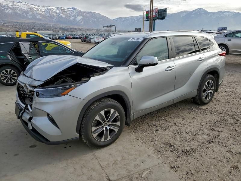 2023 Toyota Highlander l