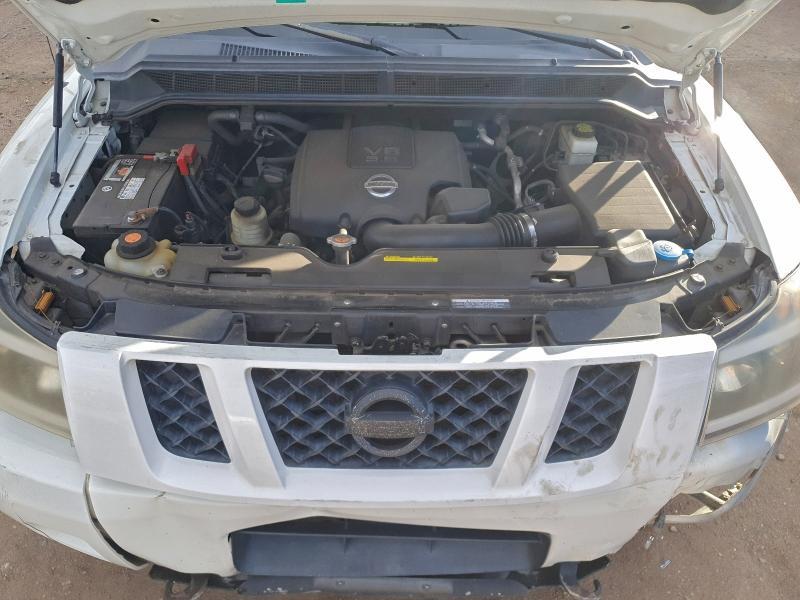 2010 Nissan Titan se