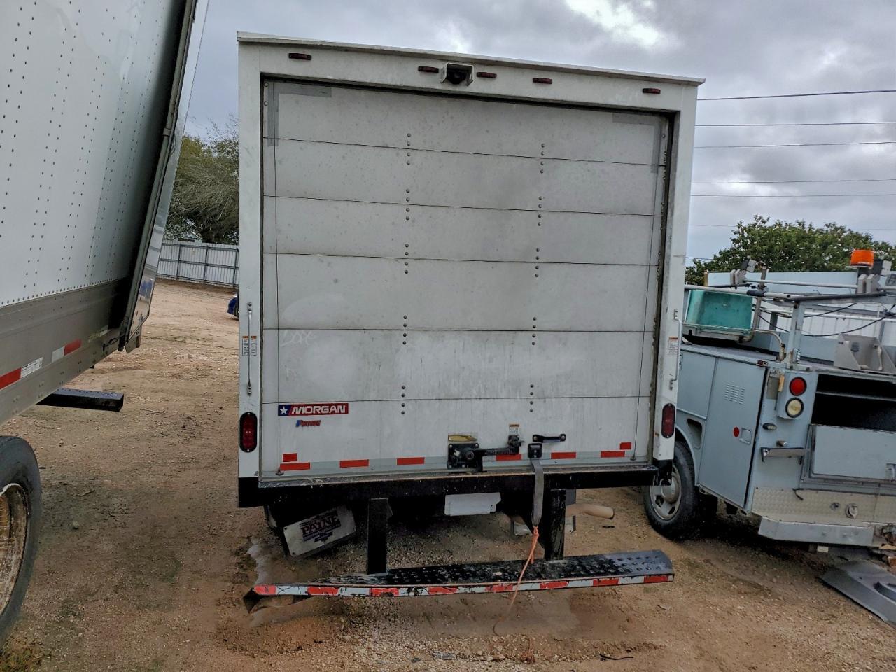 2019 Chevrolet Express G3500 BOX Truck