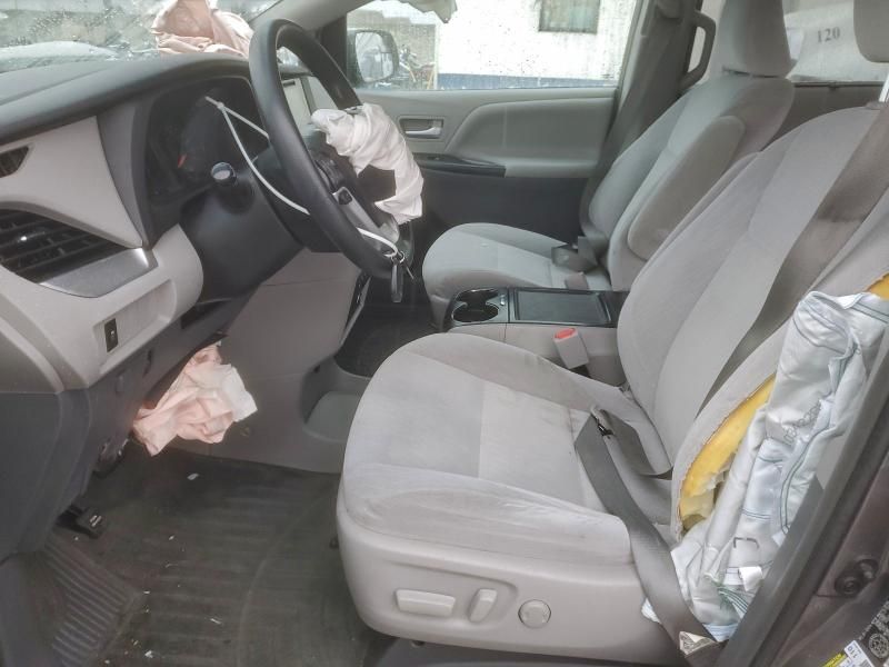 2016 Toyota Sienna le