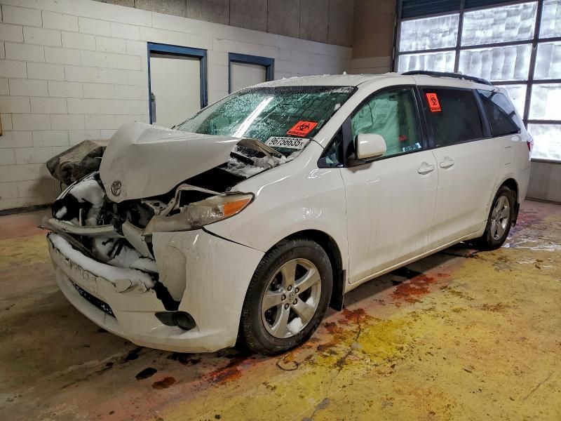 2016 Toyota Sienna le