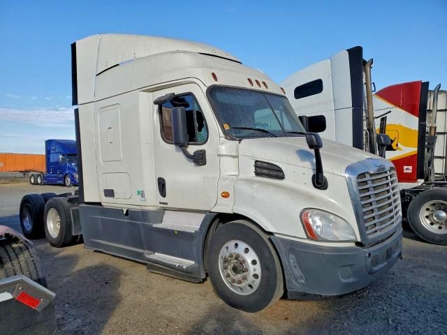 2017 Freightliner Cascadia 113 Semi Truck