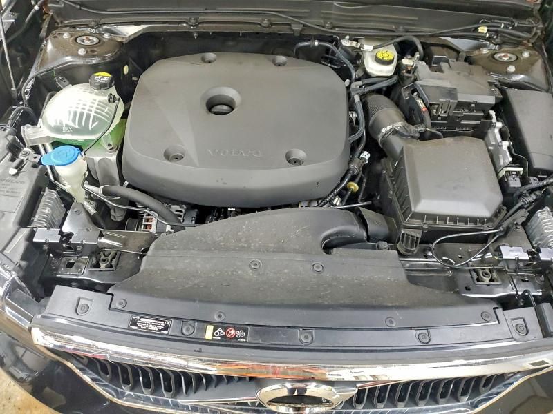 2021 Volvo Xc40 T5 Momentum