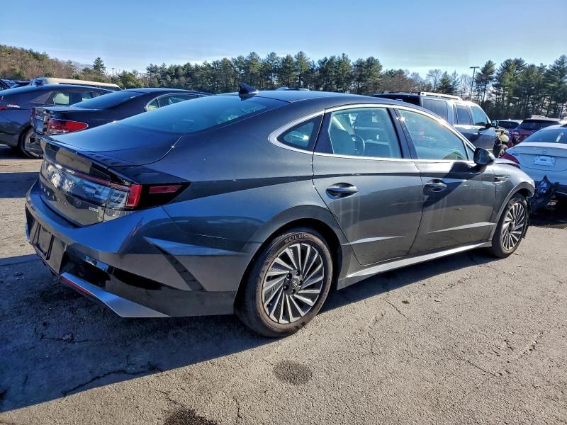 2025 Hyundai Sonata Hybrid