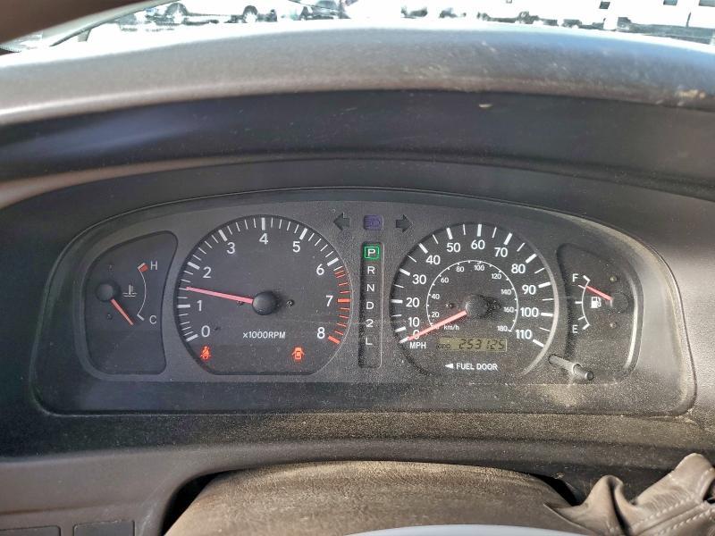 1998 Toyota Sienna le