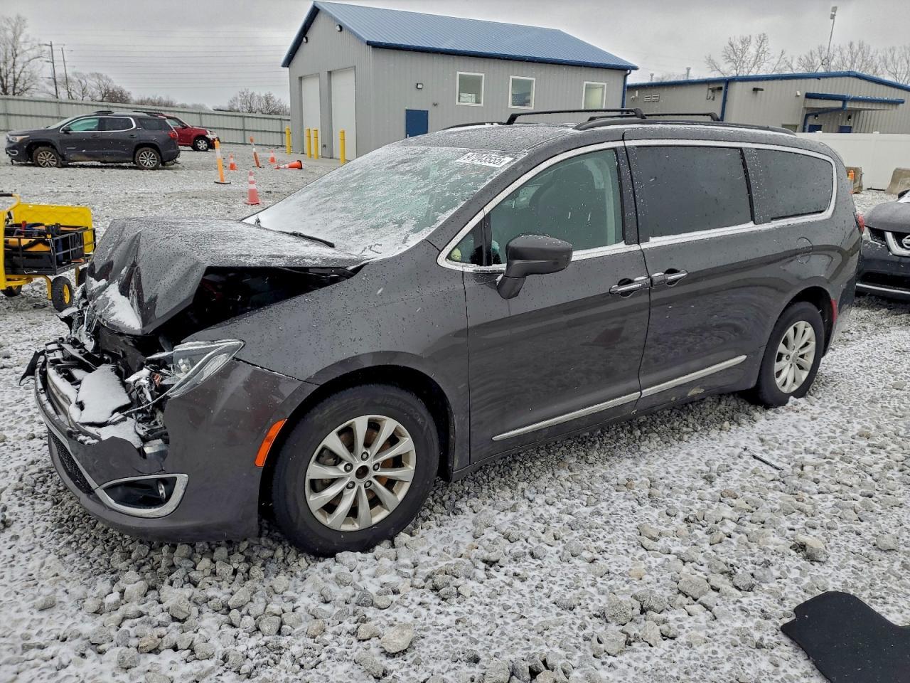 2017 Chrysler Pacifica Touring l