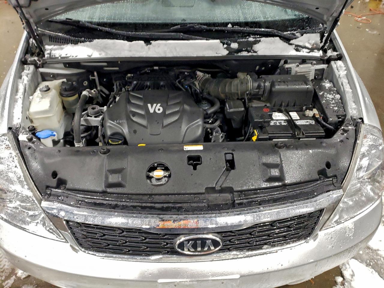 2012 KIA Sedona lx