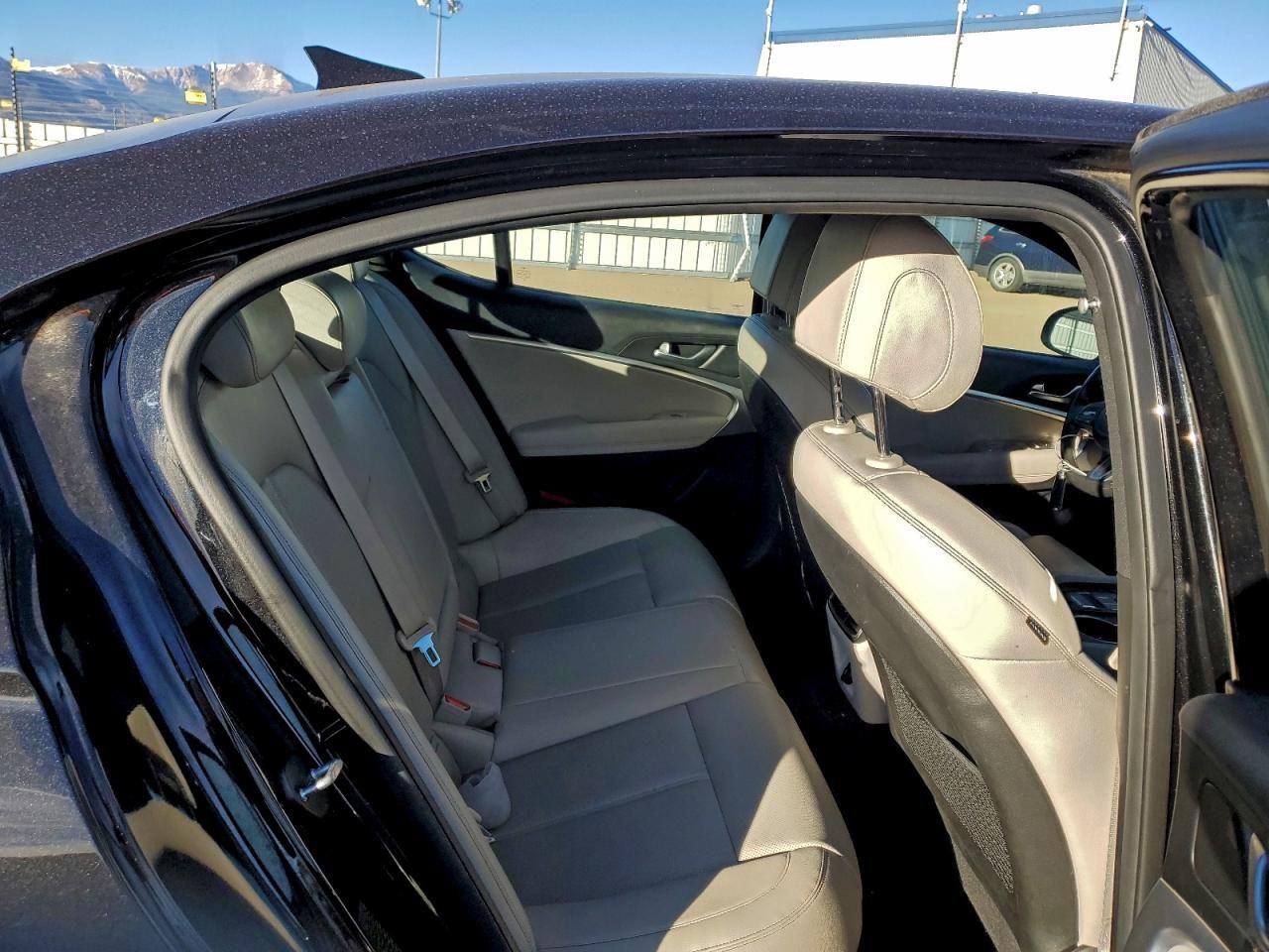 2023 Genesis G70 Base