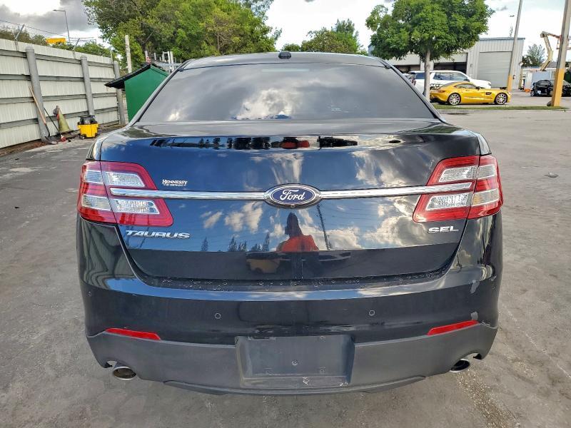2017 Ford Taurus sel