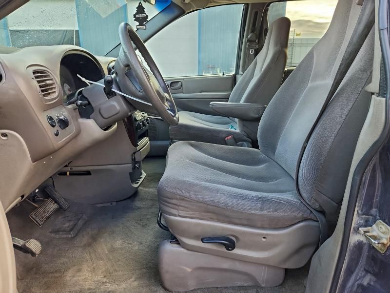 2002 Chrysler Town & Country lx