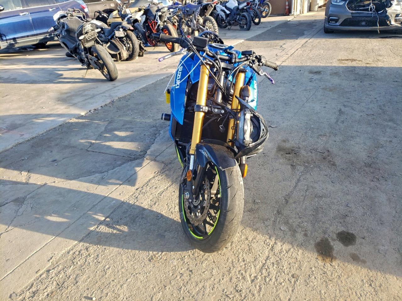 2022 Suzuki GSX-S750 M