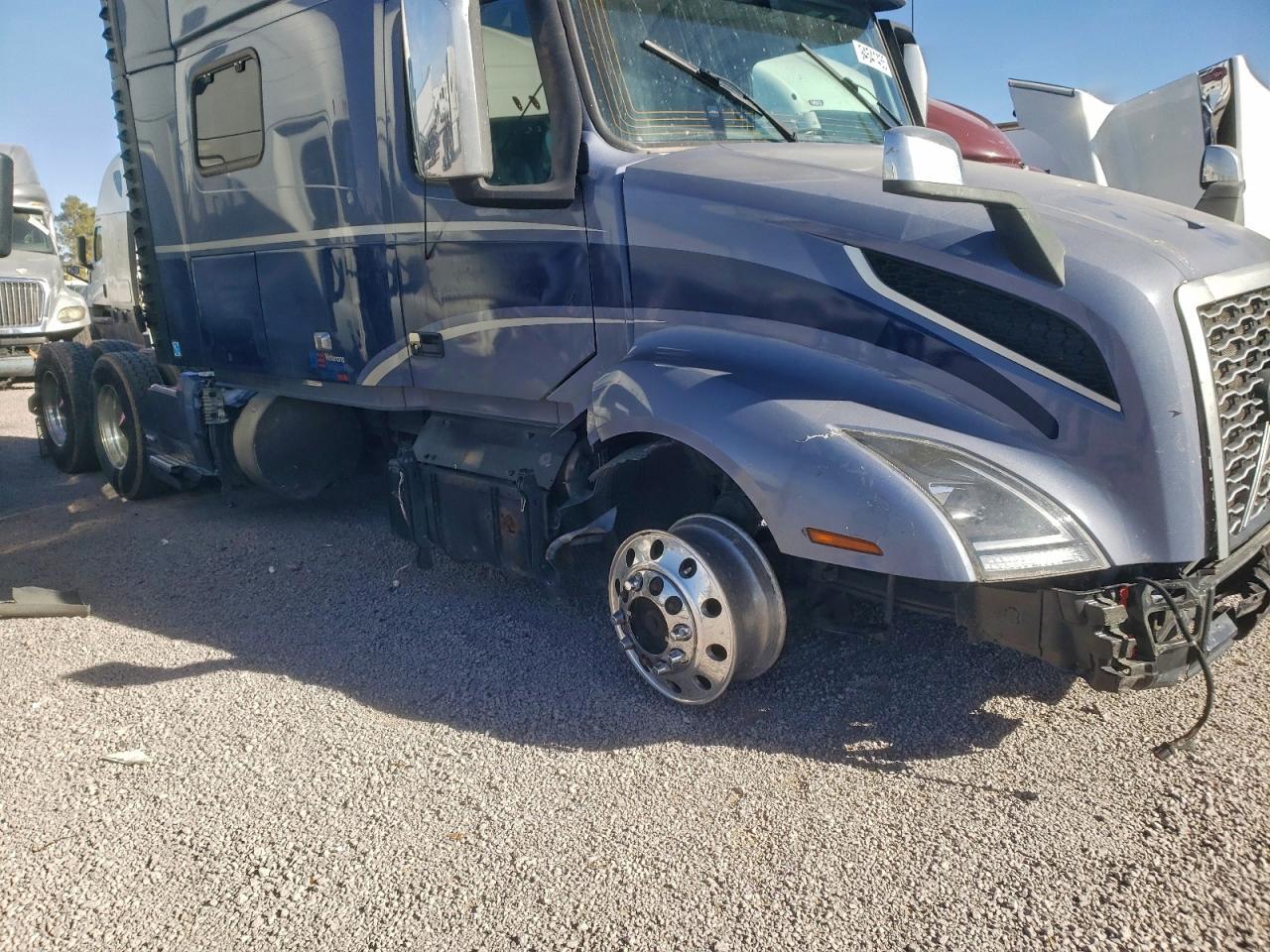 2020 Volvo VNL Semi Truck