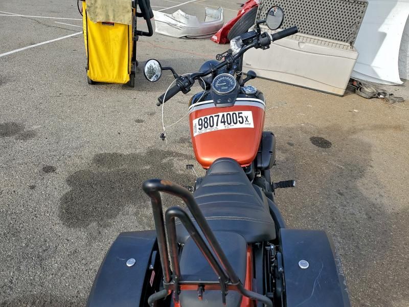 2025 Honda VT750 C2B