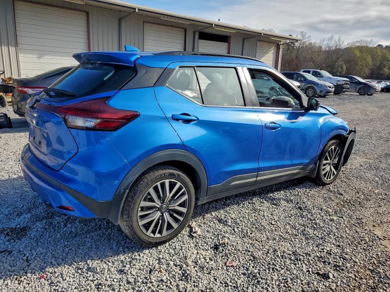 2021 Nissan Kicks sr
