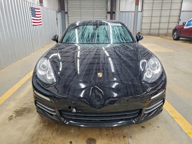 2016 Porsche Panamera 2