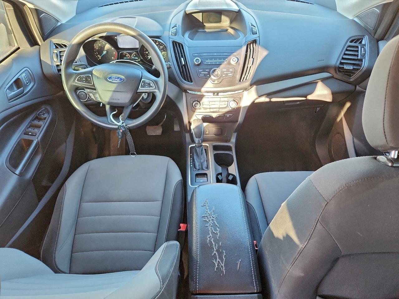 2019 Ford Escape s