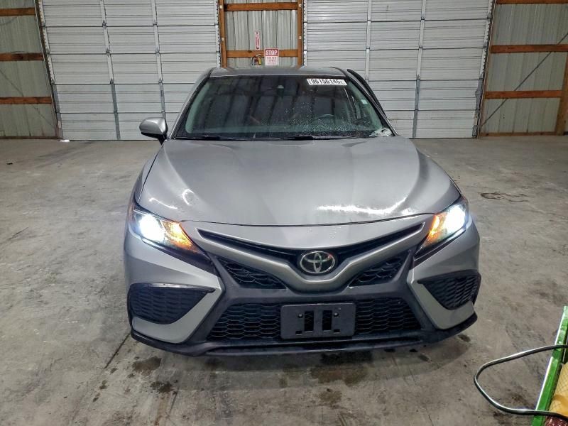 2021 Toyota Camry se