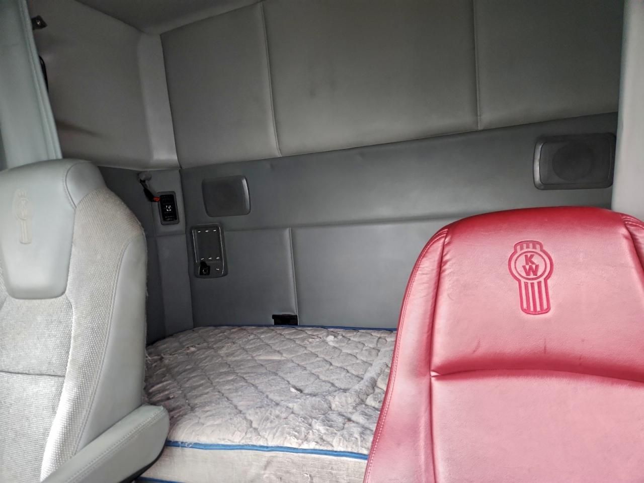 2018 Kenworth Constructi-Semi Truck