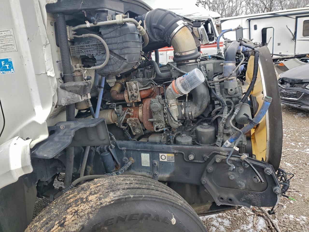 2015 Peterbilt 579 Truck Cab AND Chassis
