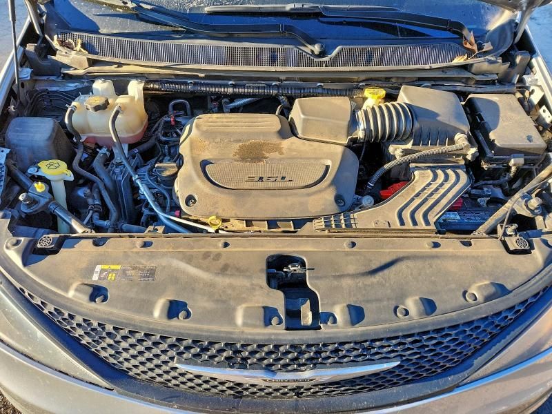 2021 Chrysler Voyager lxi