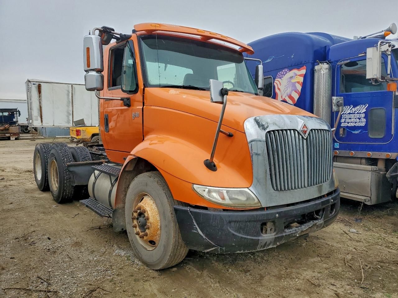 2007 International 8600 Semi Truck