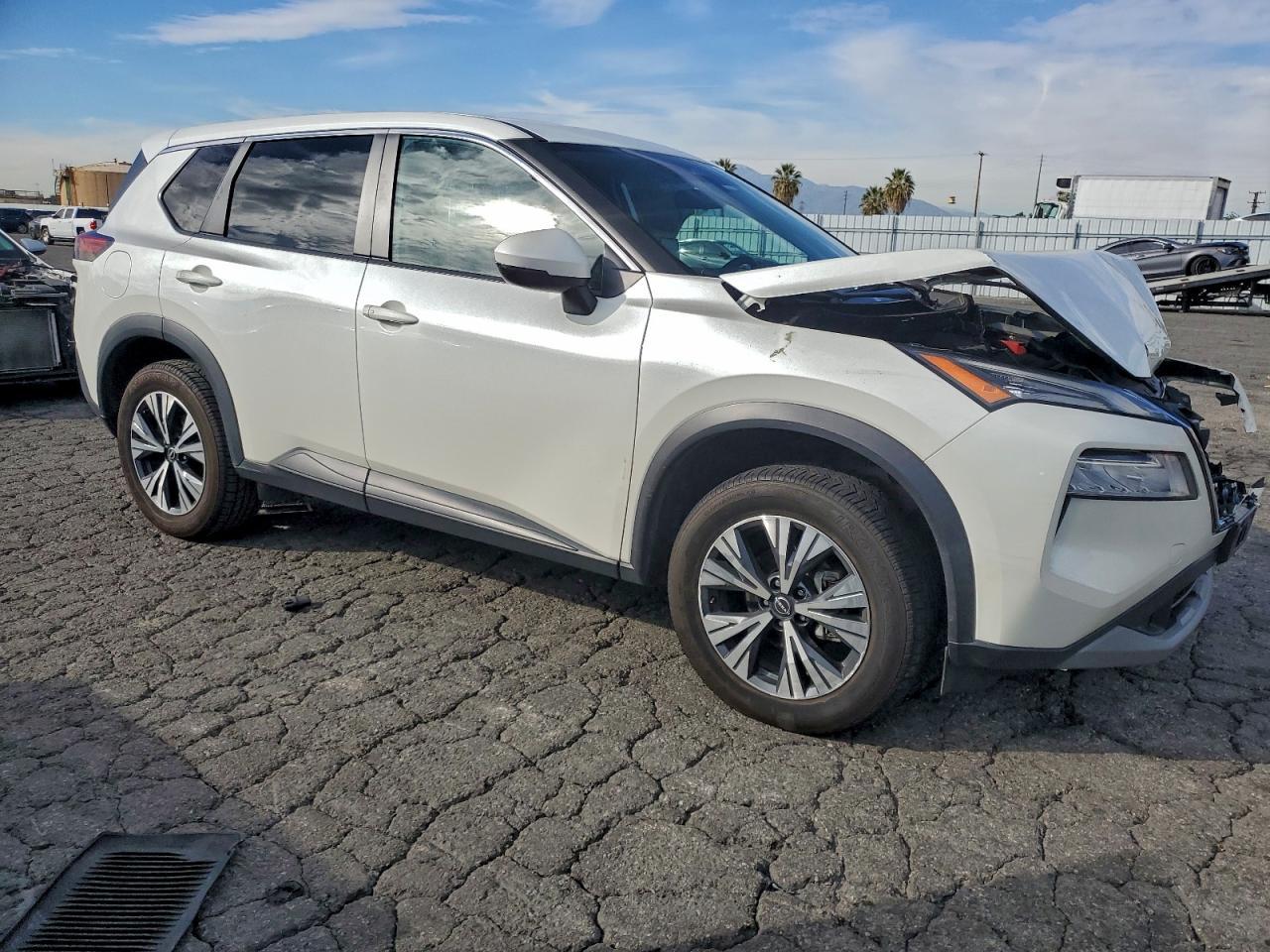 2022 Nissan Rogue sv