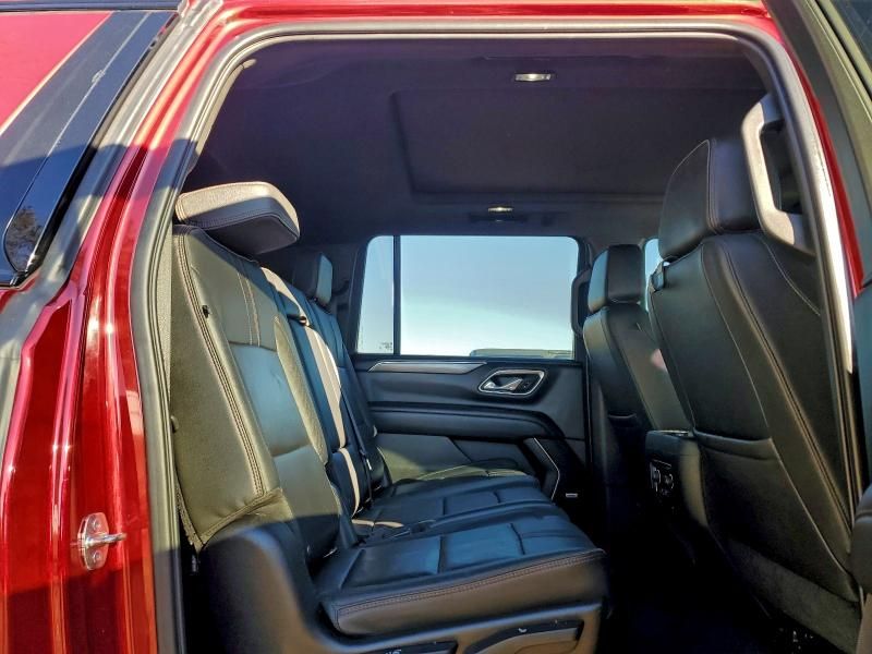 2021 Chevrolet Suburban C1500 rst