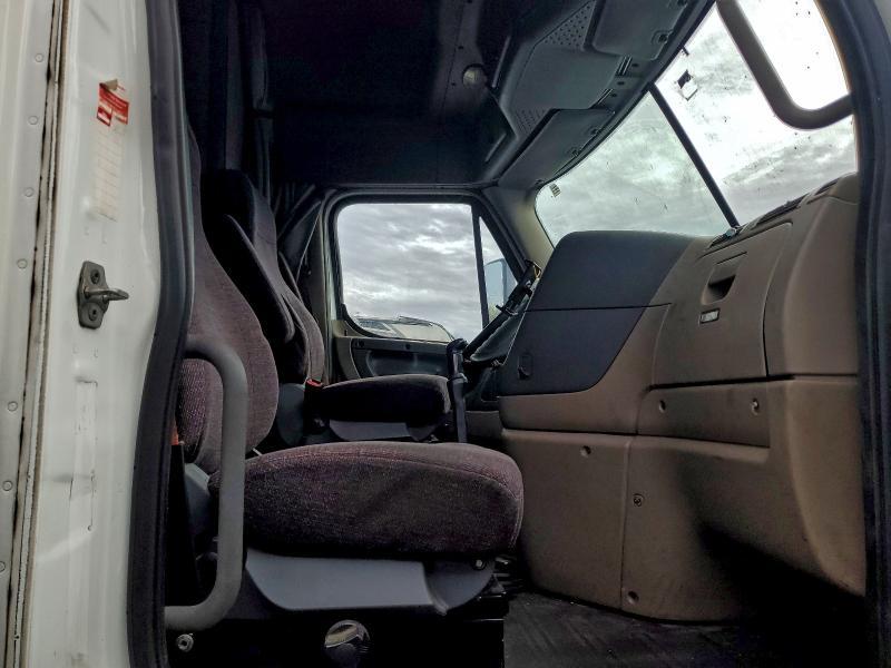 2012 Freightliner Cascadia 125 Semi Truck