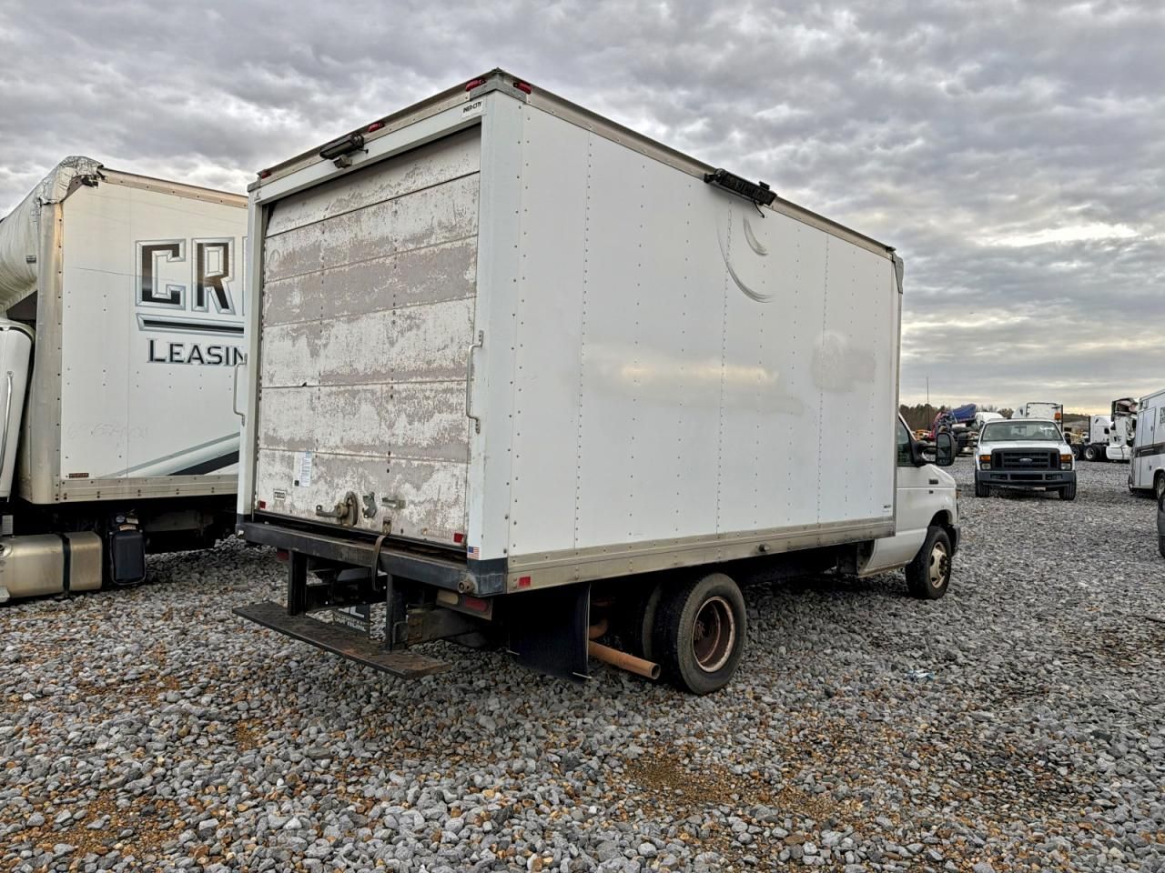 2013 Ford Econoline E350 Super Duty Cutaway Van