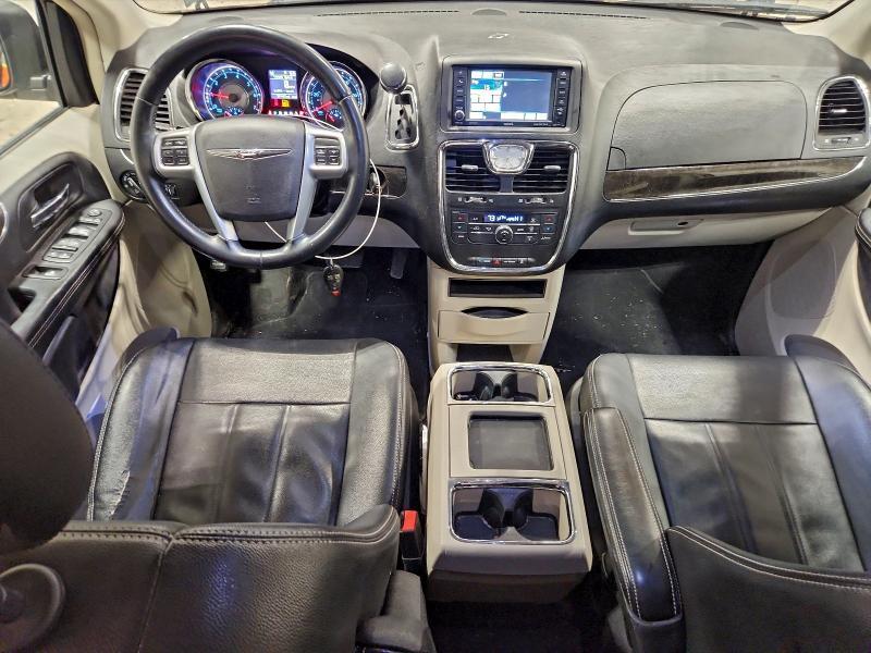 2013 Chrysler Town & Country Touring